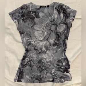 Apt 9 gray bedazzled y2k shirt